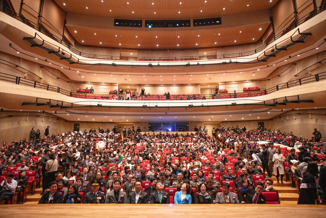 [기획] 서울 가지 않아도 된다… "평택에 들어선 세계 수준 공연장"
