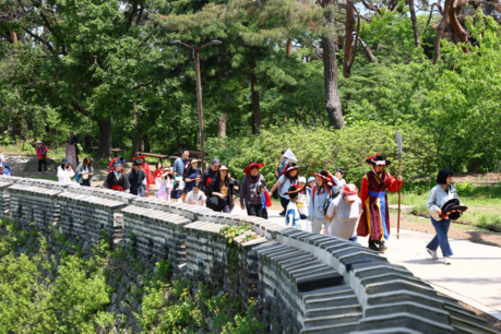 “보고 걷고 체험한다”... 남한산성의 변신