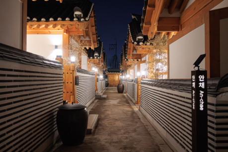 한옥의 밤, 성곽의 아침...남수헌이 바꾸는 수원 여행